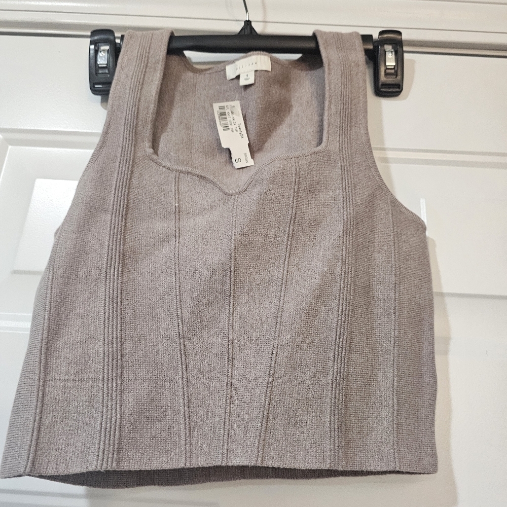 All Row Sleeveless knit top size small